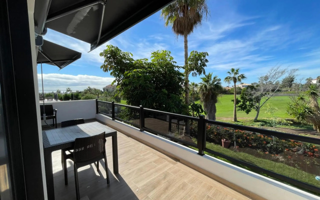 Apartamento en complejo residencial con piscina