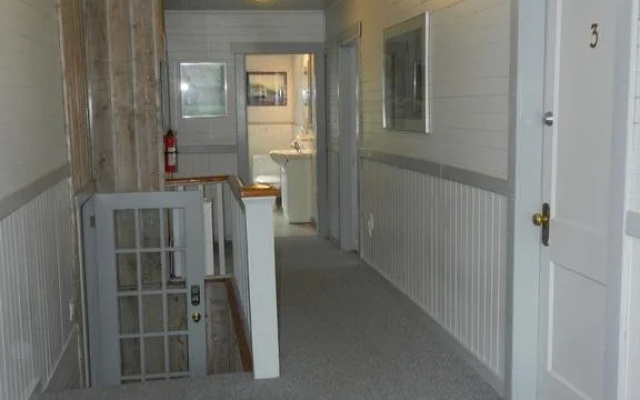 Tofino Paddlers Inn
