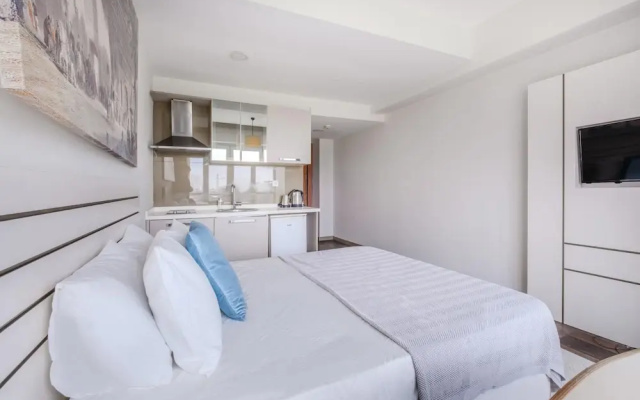 Modern Residence Studio Flat w Balcony in Bagcilar