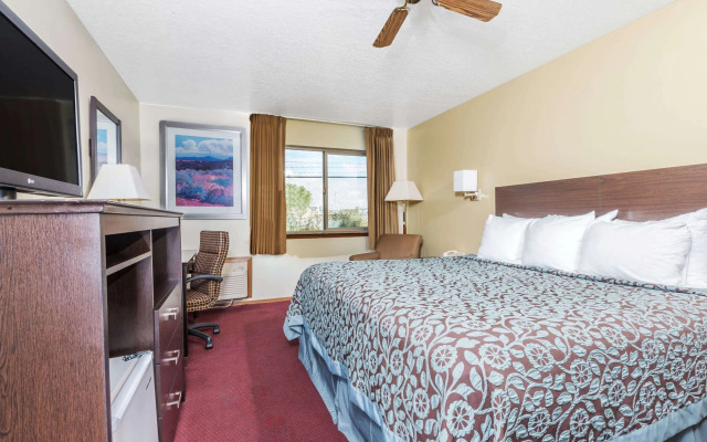 Days Inn by Wyndham Pueblo