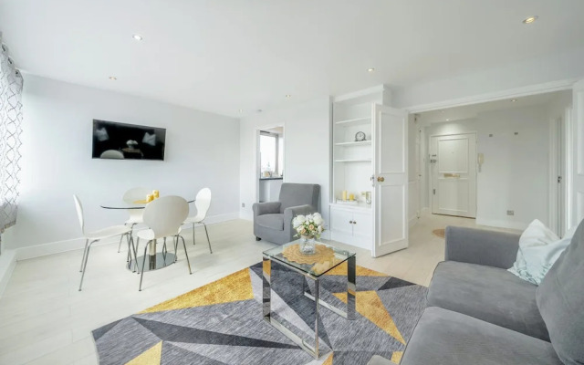 Stunning Flat in Chelsea Kings Road With Balcony