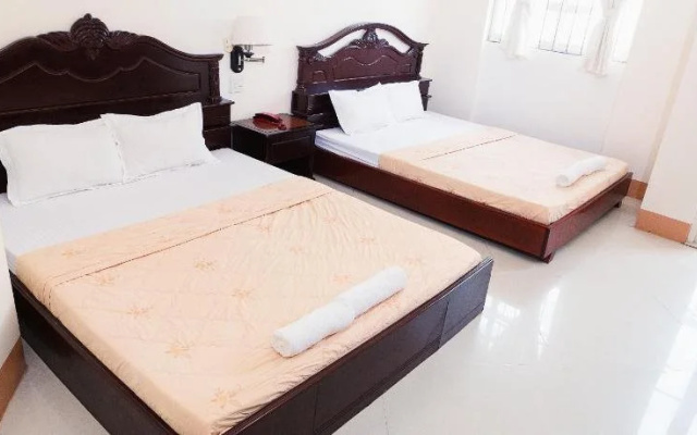 Long Chau Hotel