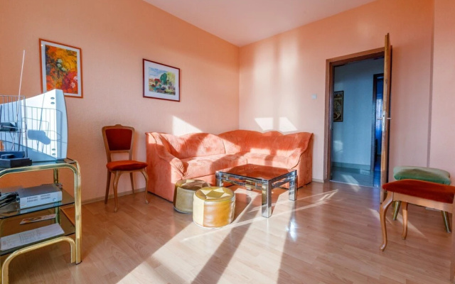 Apartment Dado