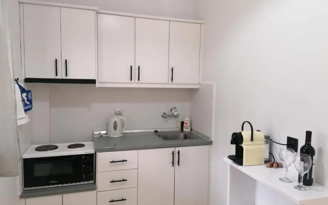 Makis Apartments