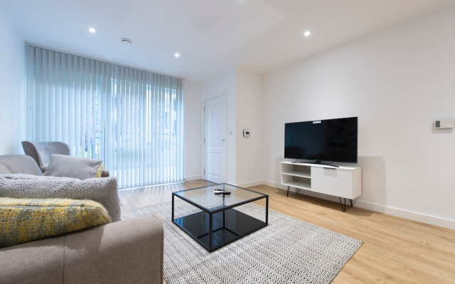 Stunning Luxury Stratford London 2 Bed Apartment