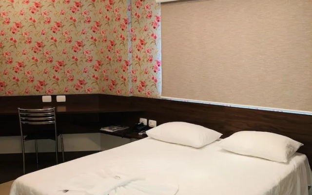 Shelton Palace Hotel