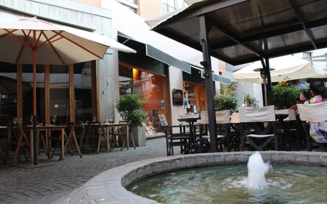 UH ApartHotel Lastarria 70