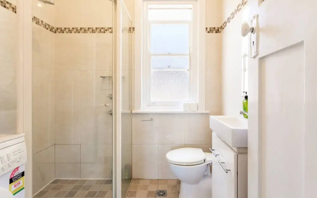 Bright Bondi Beach Pad