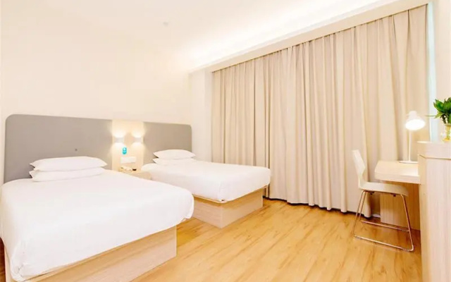 Hanting Hotel Chengdu Chunxi Road Metro Station