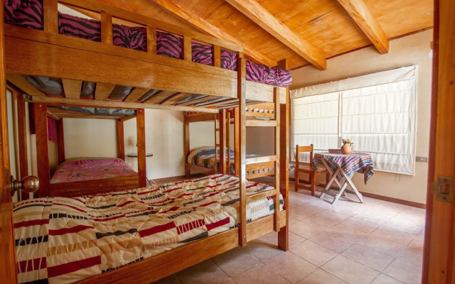 Yakumama Hostel y Restaurant