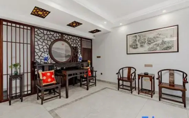 Jing Taoyuanju Homestay (Taohua Tan Scenic Area)