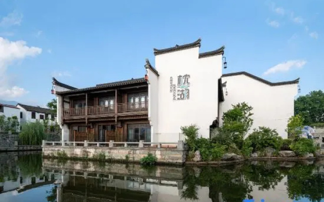 Zhenhu Lake View Private Tang Holiday Homestay (Jiandemeicheng Ancient Town)