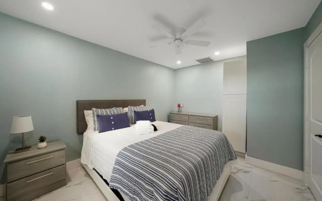 Cheerful 2 Bedroom Lakehouse Home Woffice Space