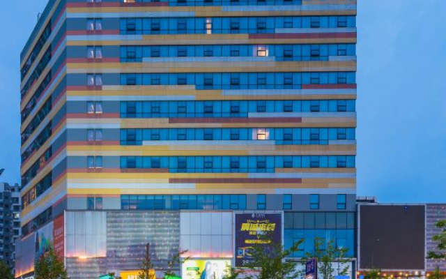 Baolong Yiyue Hotel