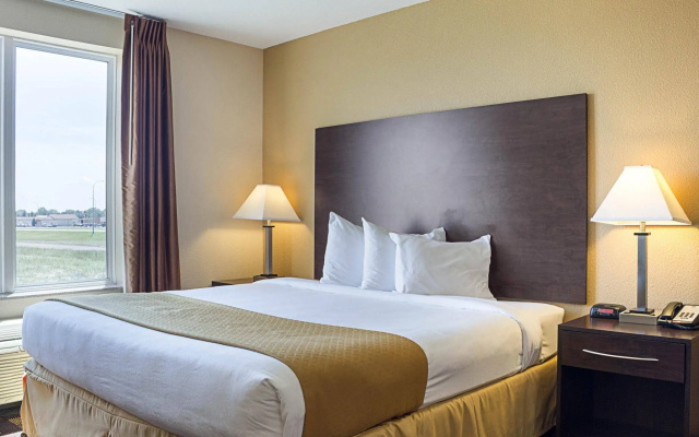 Econo Lodge Inn & Suites Minot