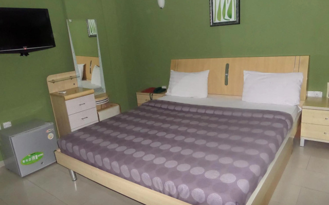 Theodawn Hotels at Suite 29