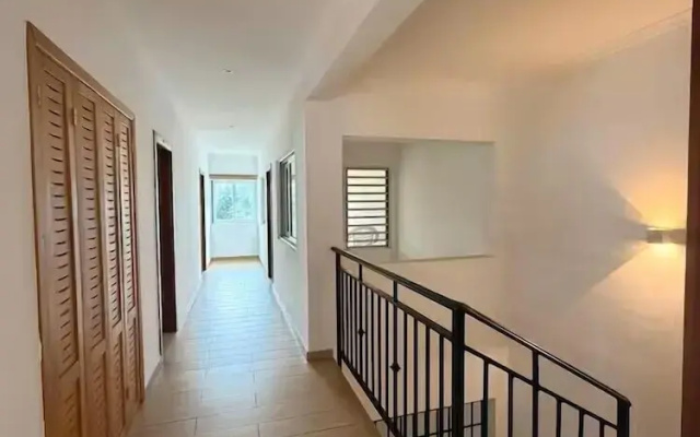 4BR Town House Cantonments. Pool. Garden