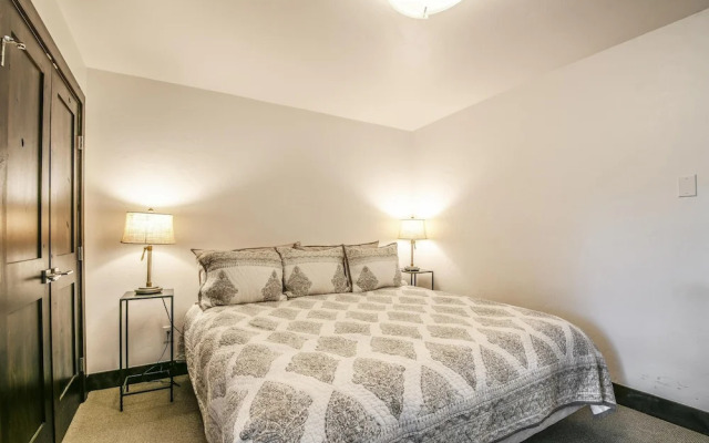 Wild Irishman 1064a by Summitcove Vacation Lodging