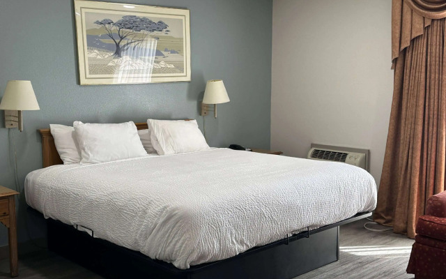 Days Inn by Wyndham Medford