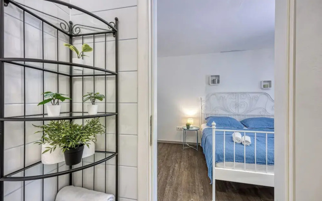 Blue Studio Apartment