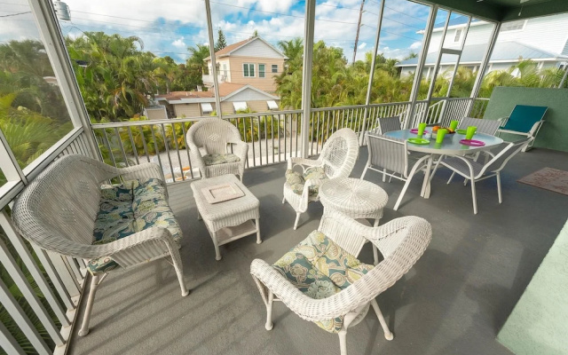 Pelican Villa Apartment 4
