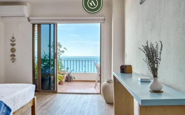 2BR Condo With Ocean View - Private Terrace