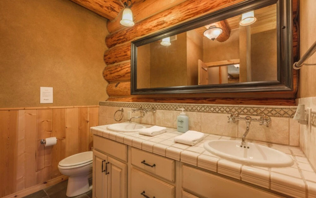 Arrowhead Lodge