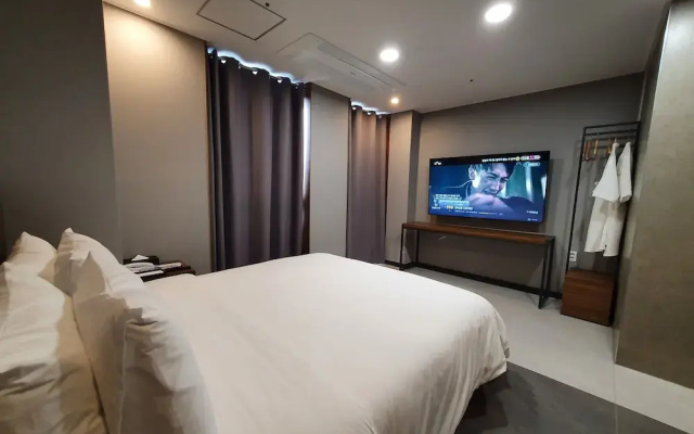 The Muse Hotel & Residence