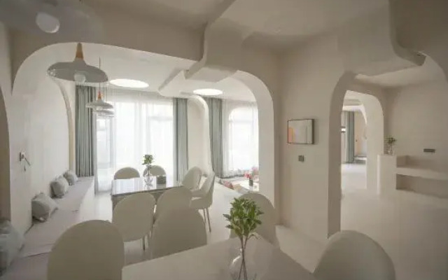Zhaolan Light Luxury Vacation Homestay (Tekes Bagua City Store)