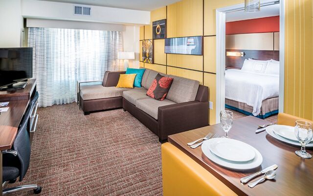 Отель Residence Inn Columbus Polaris Колумбус комната для гостей