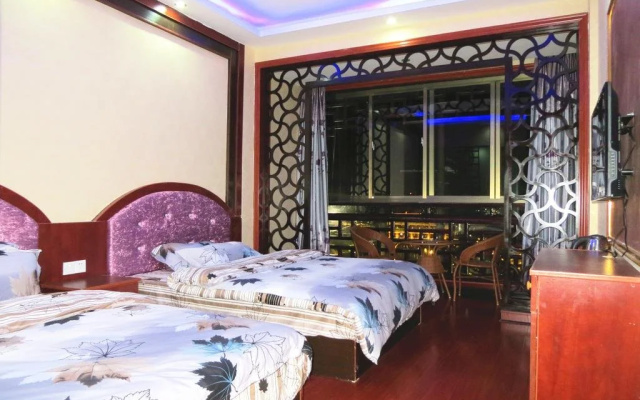 Fenghuang Ruyi Hostel