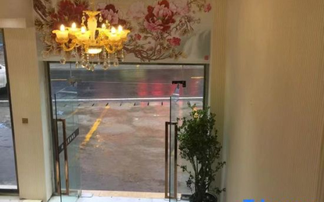 Yajiang Zhangyu Business Hotel