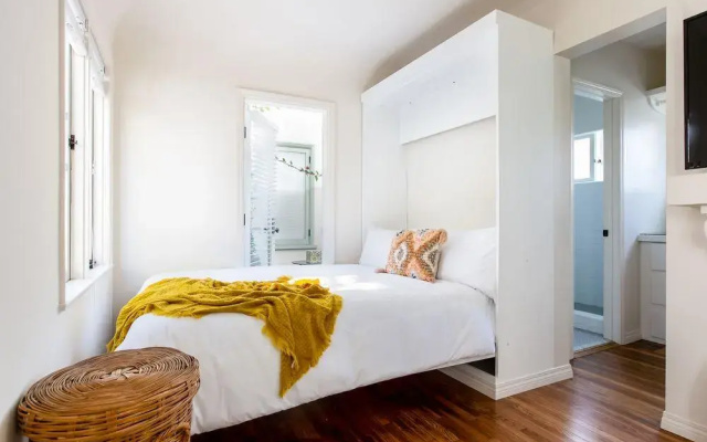 Quaint Little Italy Suites by Sonder
