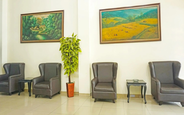 SUPER OYO Collection O 91409 Hotel Fiducia Otista 153 - 157