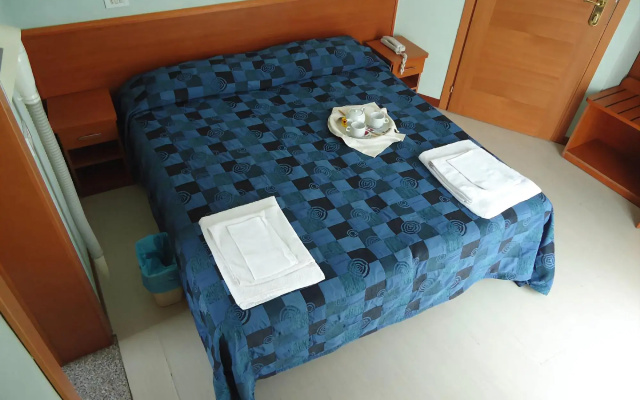 Hotel Blue Moon