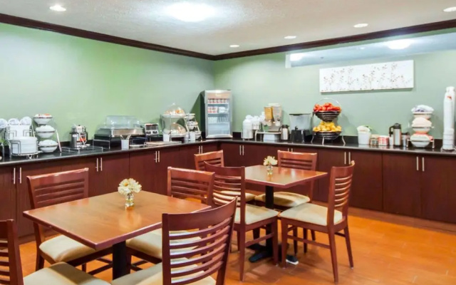 Sleep Inn & Suites
