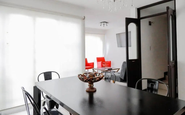 Beautiful Townhouse near San Pedro 5 min away