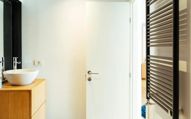 Central Modern Design Apartment