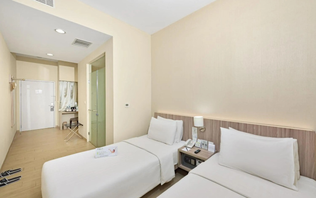 Grand Whiz Megamas Manado