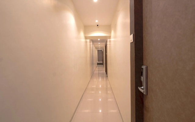 Collection O 81088 Hotel West Inn