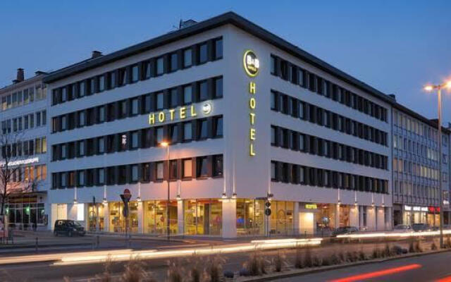 B&B Hotel Nürnberg-Hbf вид на фасад