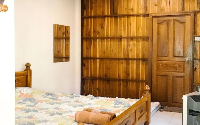 Baan LoyLom SuanAmphawa