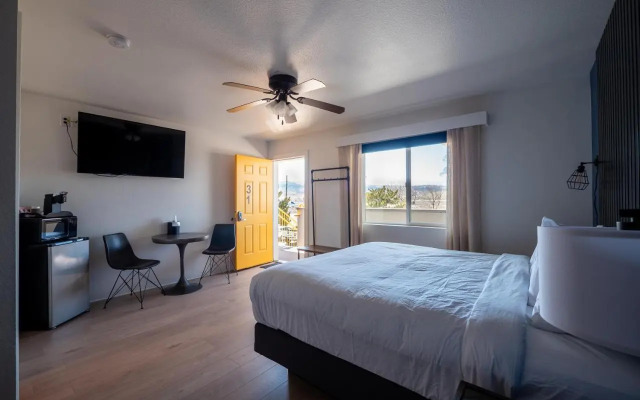 Balanced Rock Motel
