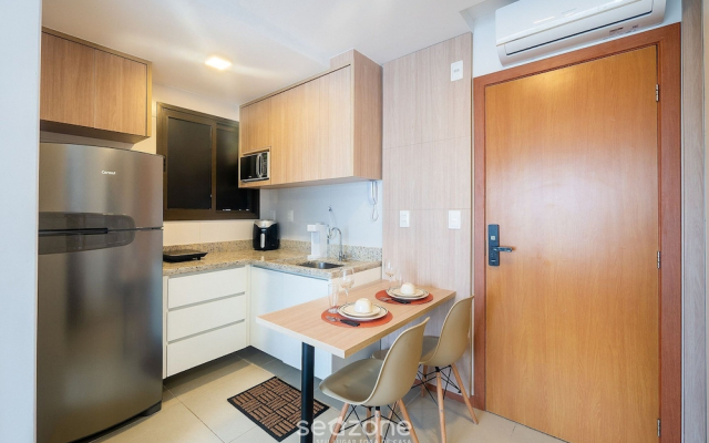 Studio in Condo w/ Pool and Gym Ftw1106