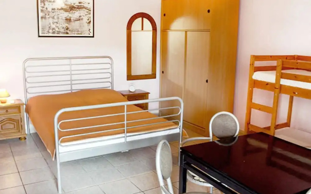 Comfortable Holiday Home in Metajna With Terrace