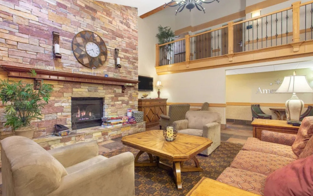 AmericInn Hotel & Suites Sheboygan