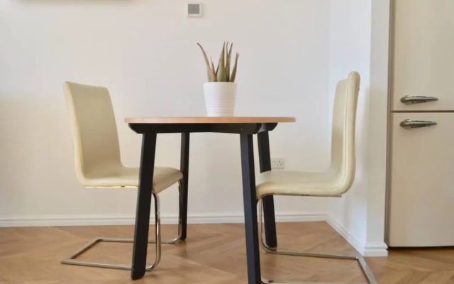 2 Bedroom Apartment In Pilton