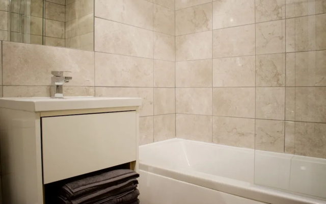 Newly Refurbished 2 Bedroom Bermondsey House