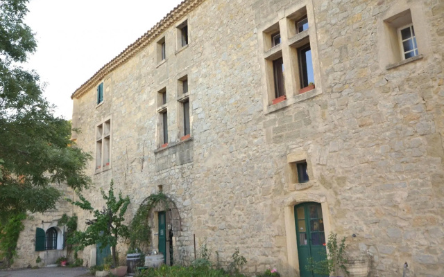 Beautiful Apartment in Mèze with Swimming Pool