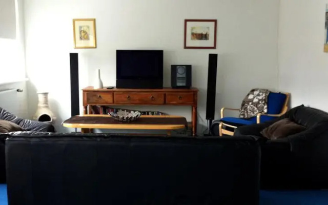 H104 Guesthouse